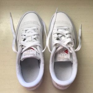 Reebok’s White Womens Sz 7